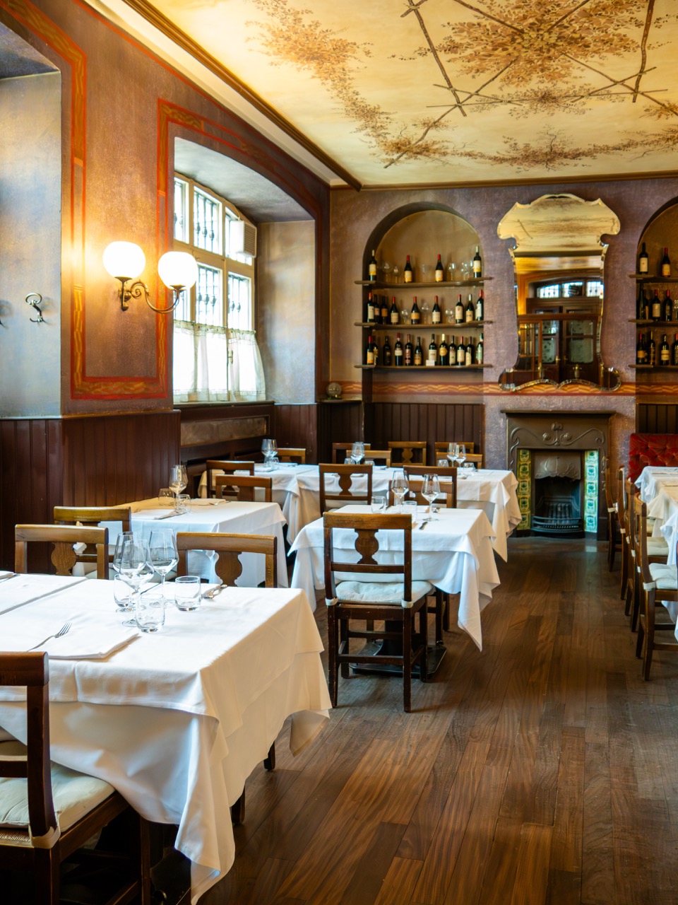 Sala di Trattoria Aurora
